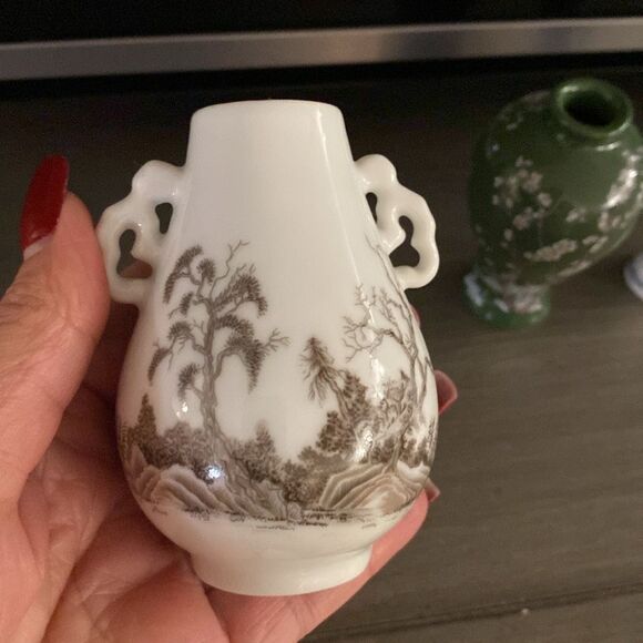 Green Floral Miniature Vase ( set of 3) - Picture 3 of 8